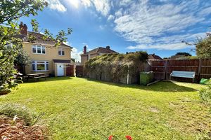 L-shaped Rear Garden- click for photo gallery